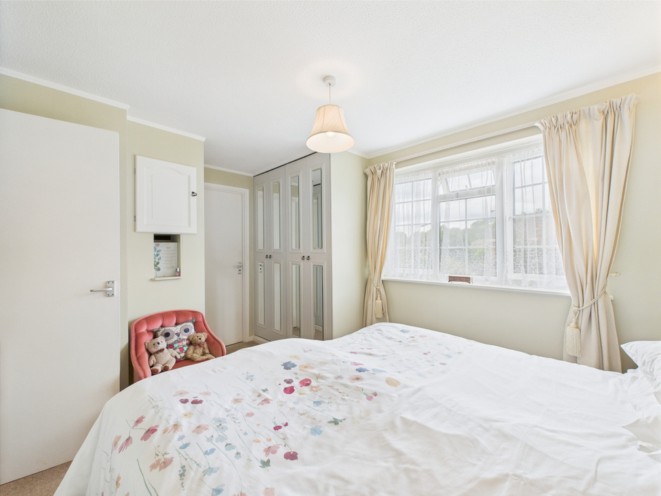 3 bed detached house for sale in Wakehurst Mews, Horsham  - Property Image 14