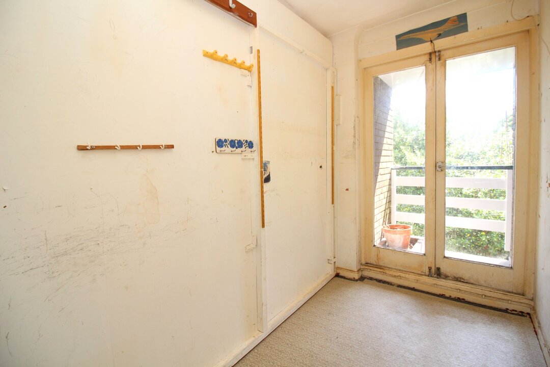 1 bed apartment for sale in Chequers Court, Horsham  - Property Image 1