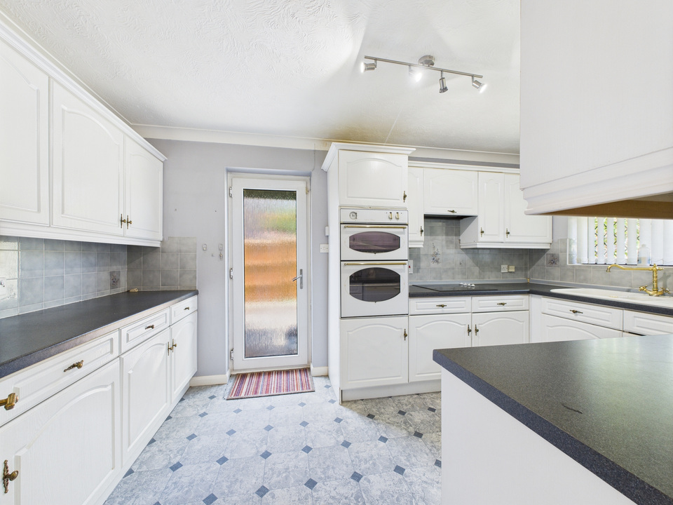 2 bed detached bungalow for sale in Church Lane, Partridge Green  - Property Image 13