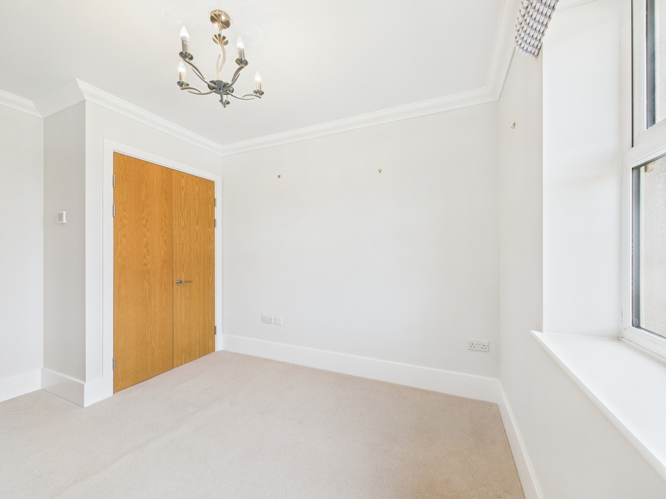 2 bed apartment for sale in Durrants Drive, Faygate  - Property Image 14