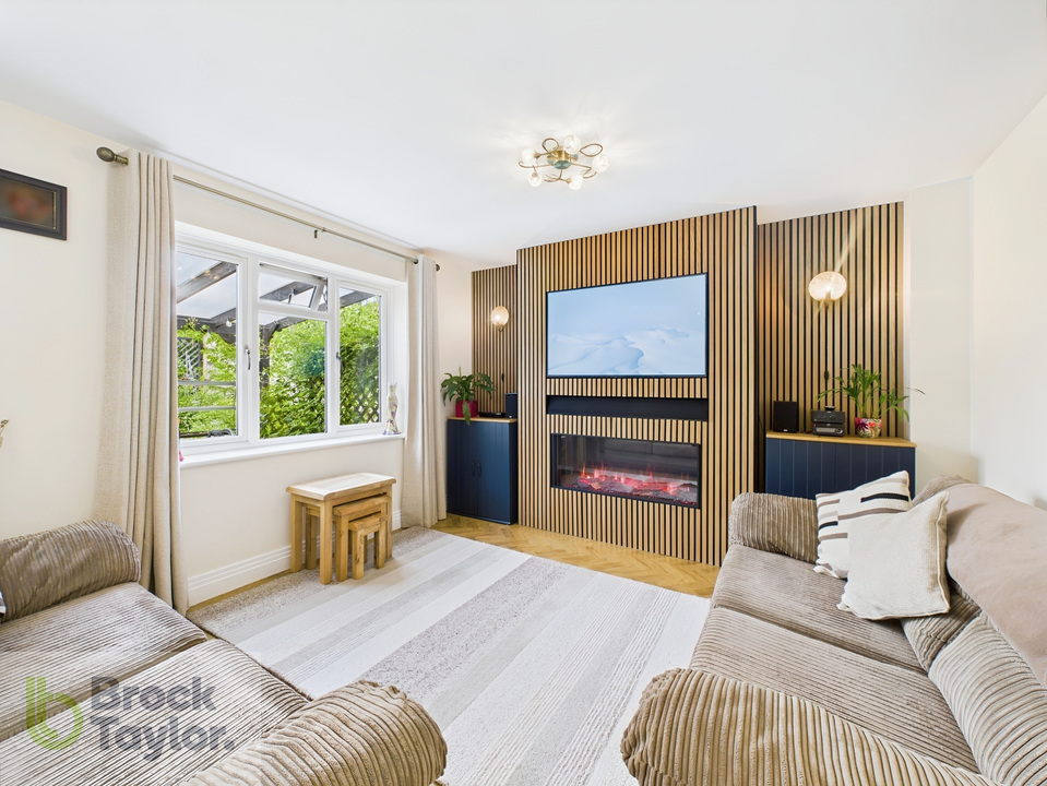 4 bed detached house for sale in Charters Gate Way, Wivelsfield Green  - Property Image 5