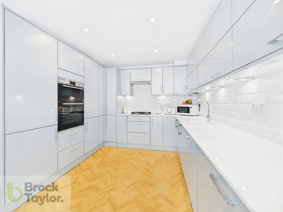 4 bed detached house for sale in Charters Gate Way, Wivelsfield Green  - Property Image 13