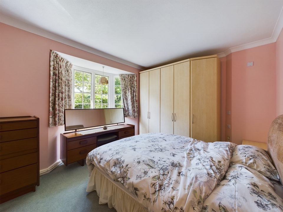 3 bed semi-detached house for sale in Sedgwick Lane, Horsham  - Property Image 8