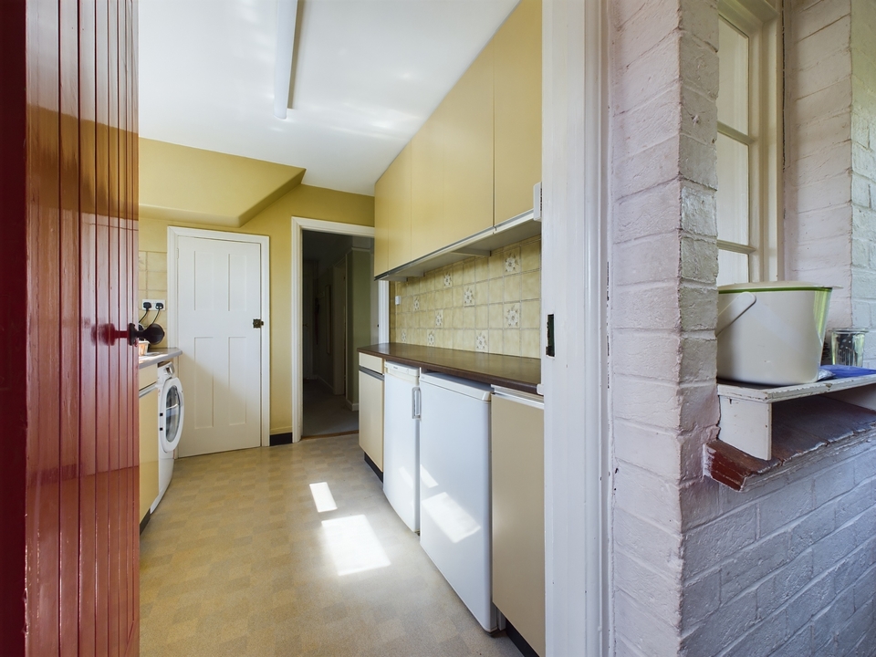 3 bed semi-detached house for sale in Sedgwick Lane, Horsham  - Property Image 14