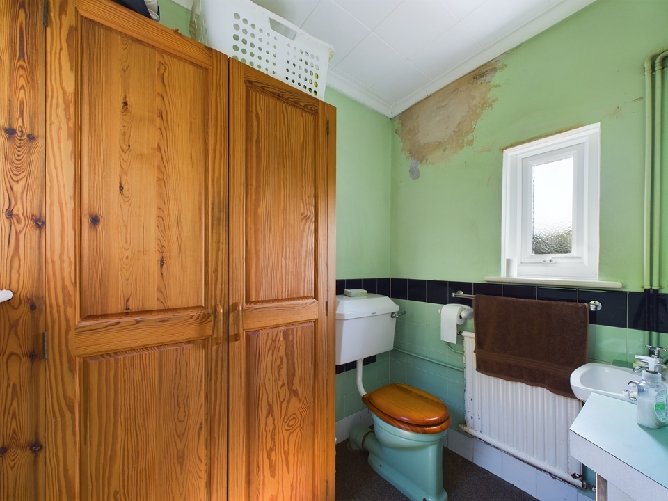 3 bed semi-detached house for sale in Sedgwick Lane, Horsham  - Property Image 15