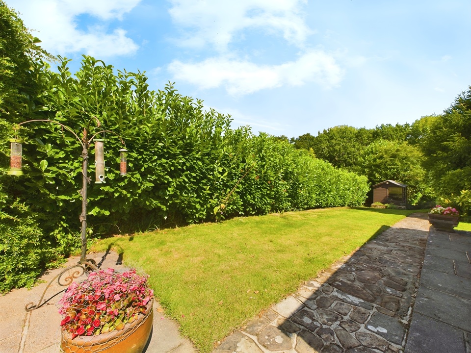 3 bed semi-detached house for sale in Sedgwick Lane, Horsham  - Property Image 20