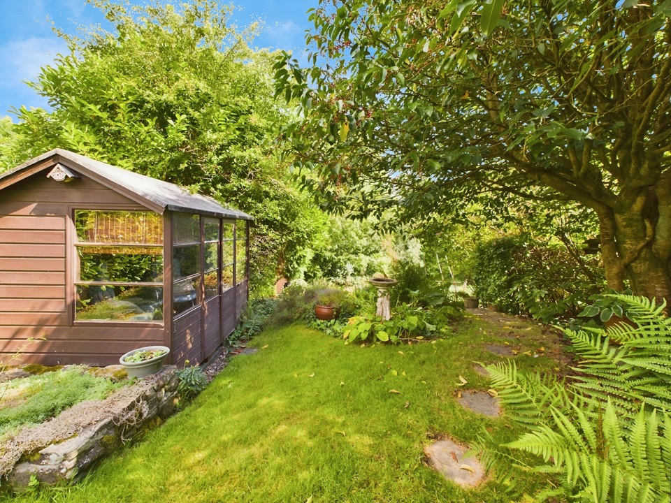 3 bed semi-detached house for sale in Sedgwick Lane, Horsham  - Property Image 22