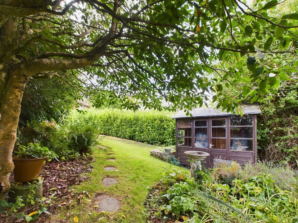 3 bed semi-detached house for sale in Sedgwick Lane, Horsham  - Property Image 23