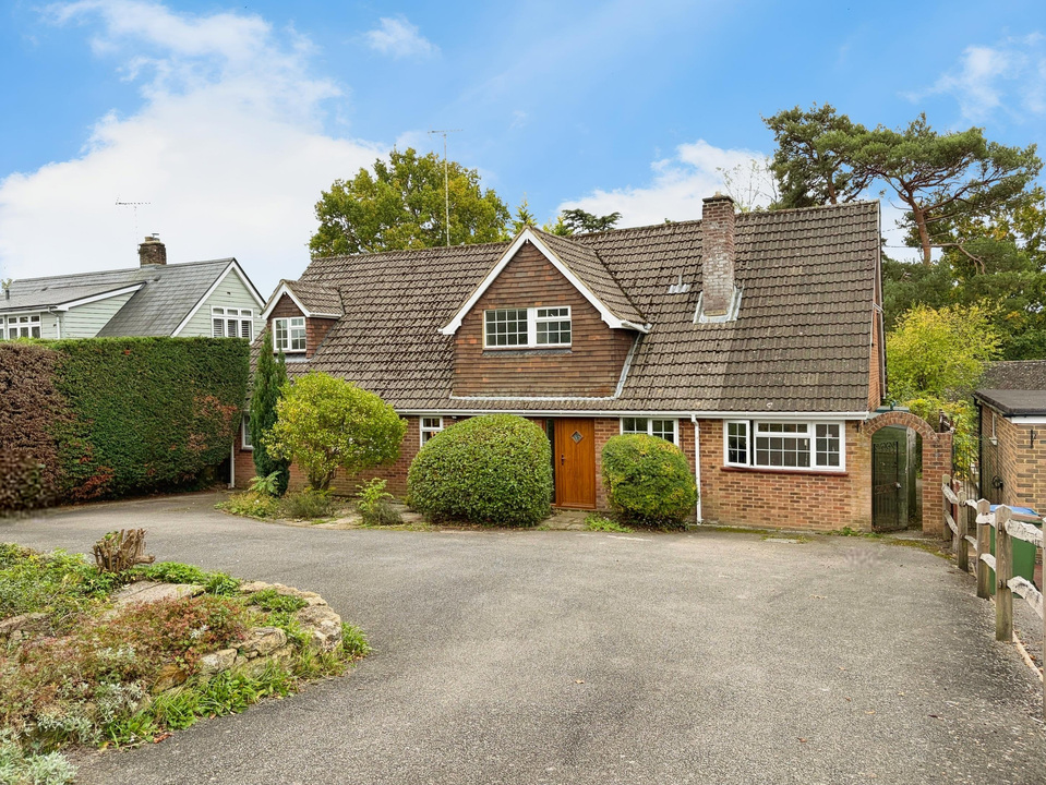 5 bed detached house for sale in Loxwood Road, Rudgwick