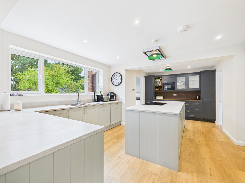 5 bed detached house for sale in Loxwood Road, Rudgwick  - Property Image 4