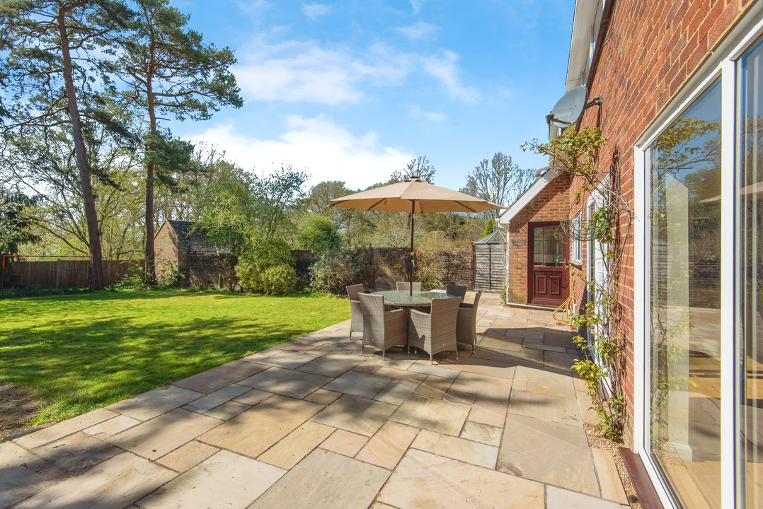 5 bed detached house for sale in Loxwood Road, Rudgwick  - Property Image 7