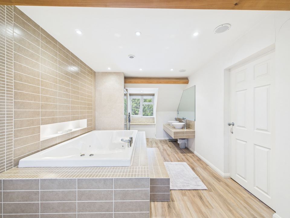 5 bed detached house for sale in Loxwood Road, Rudgwick  - Property Image 18