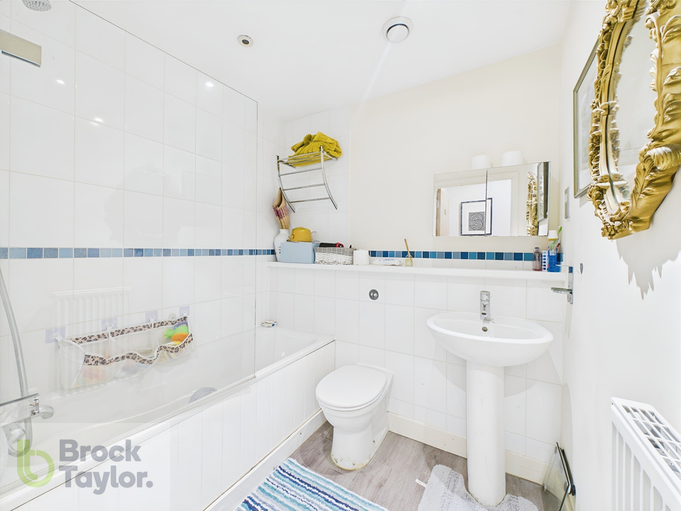 2 bed apartment for sale in Highbank, Bolnore Village - Property Image 10