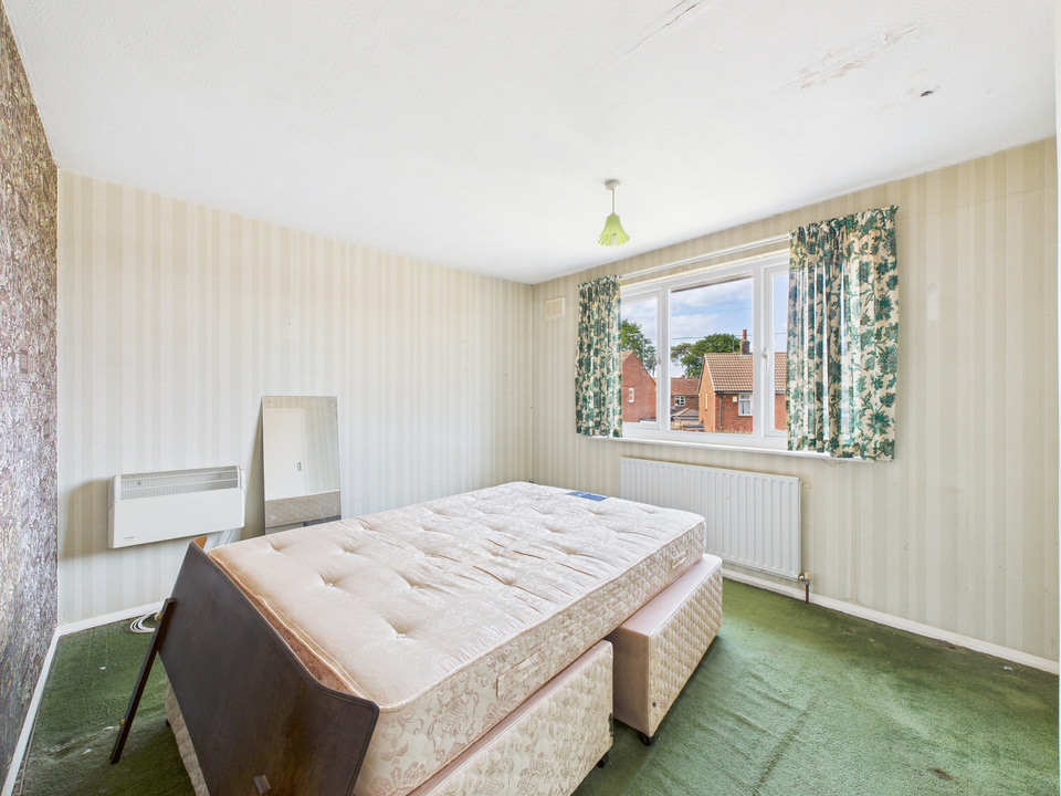 3 bed semi-detached house for sale in Longfield Road, Horsham  - Property Image 6