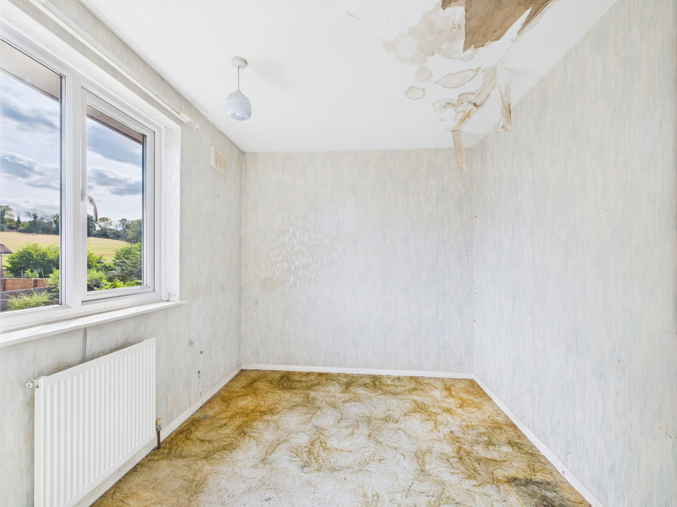 3 bed semi-detached house for sale in Longfield Road, Horsham  - Property Image 8