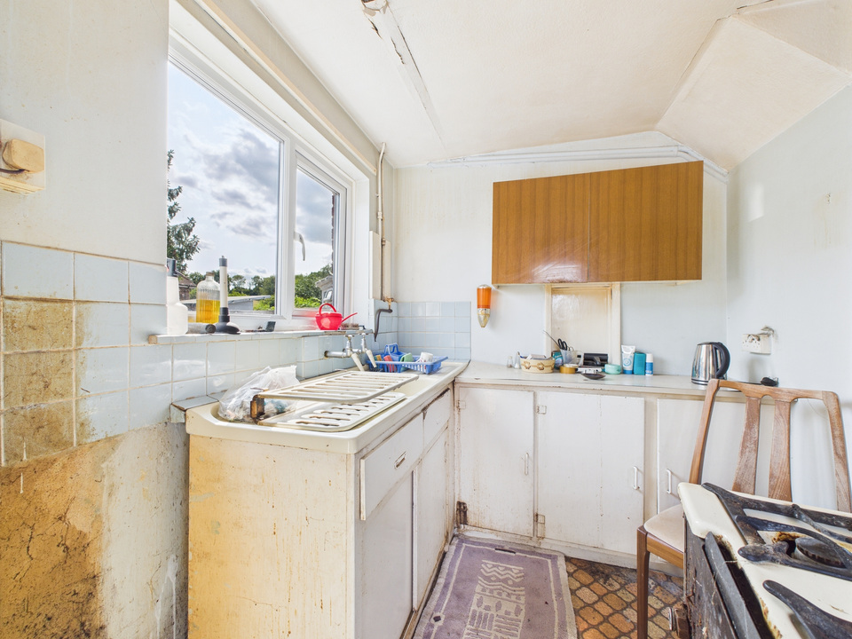 3 bed semi-detached house for sale in Longfield Road, Horsham  - Property Image 13