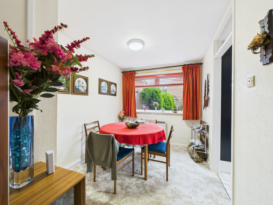 3 bed semi-detached house for sale in Greenfields Road, Horsham  - Property Image 3
