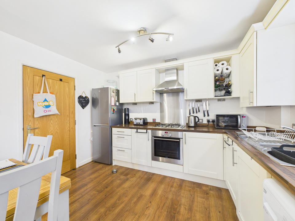 2 bed apartment for sale in Martlet Court , Church Street, Rudgwick, Horsham - Property Image 10