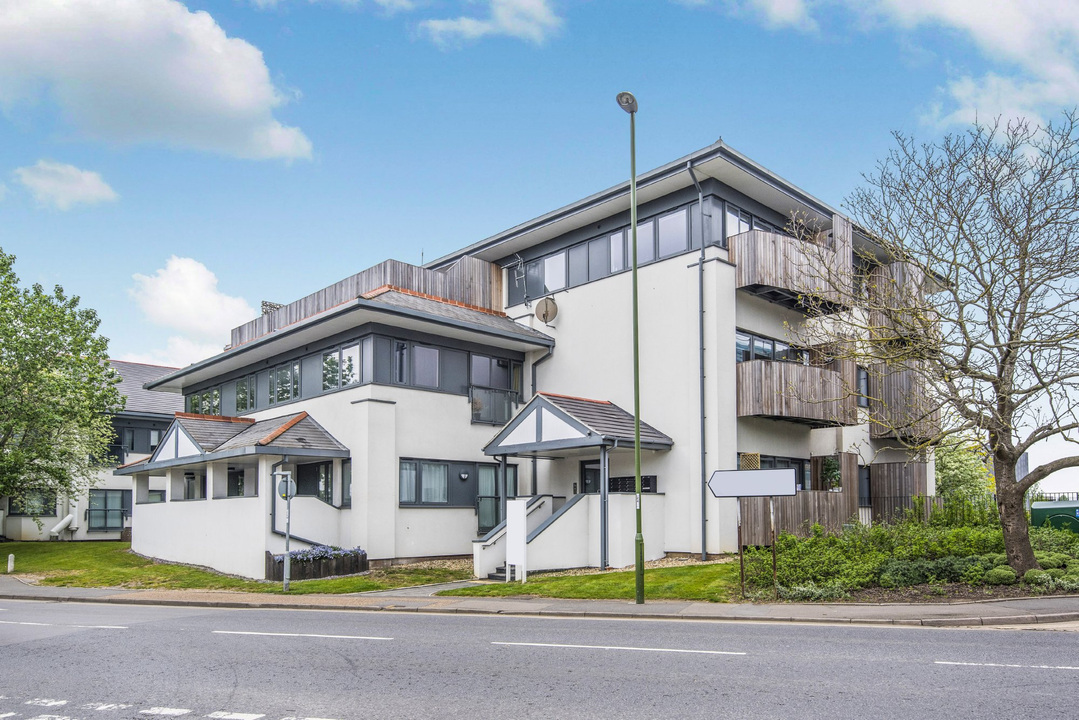 1 bed apartment for sale in Horsham Gates Two, North Street, Horsham  - Property Image 1