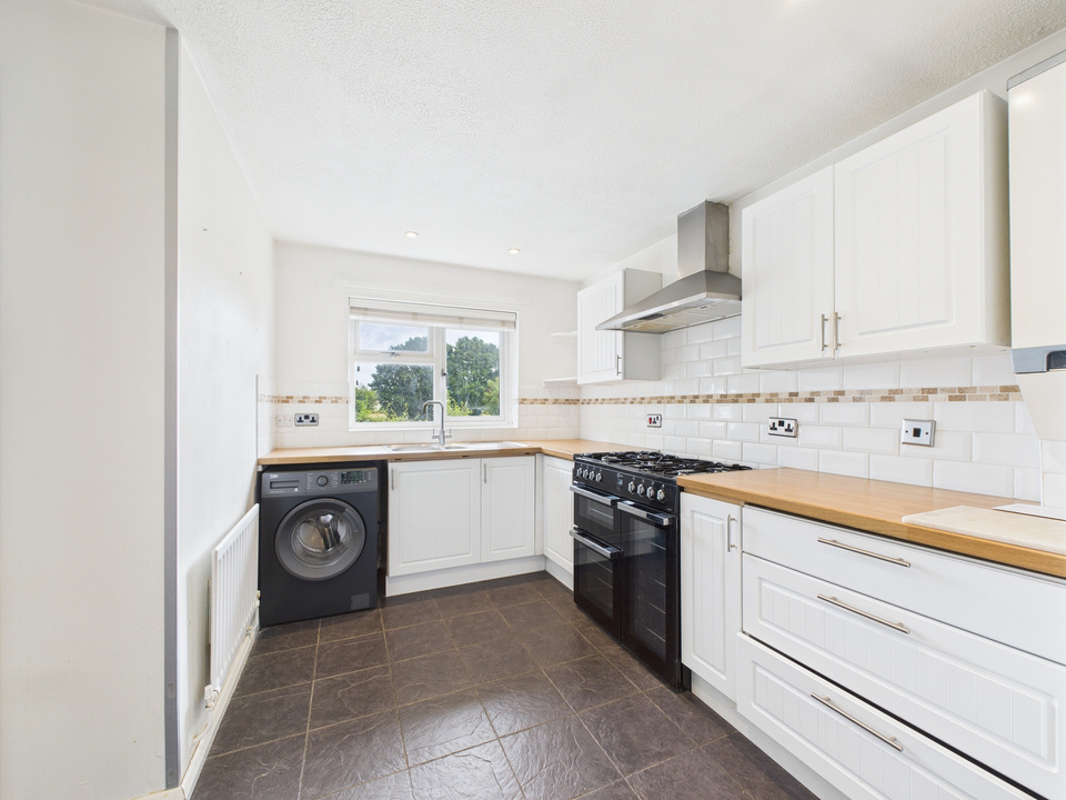 2 bed apartment for sale in Honeysuckle Walk, Horsham  - Property Image 3