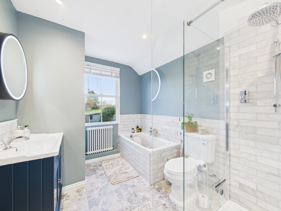 4 bed semi-detached house for sale in St Leonards Road, Horsham, West Sussex, RH13 6AP  - Property Image 7