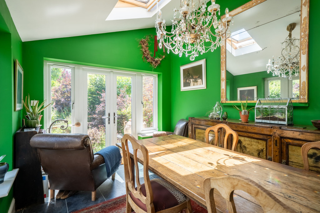 3 bed semi-detached house for sale in Oxford Road, Horsham  - Property Image 5