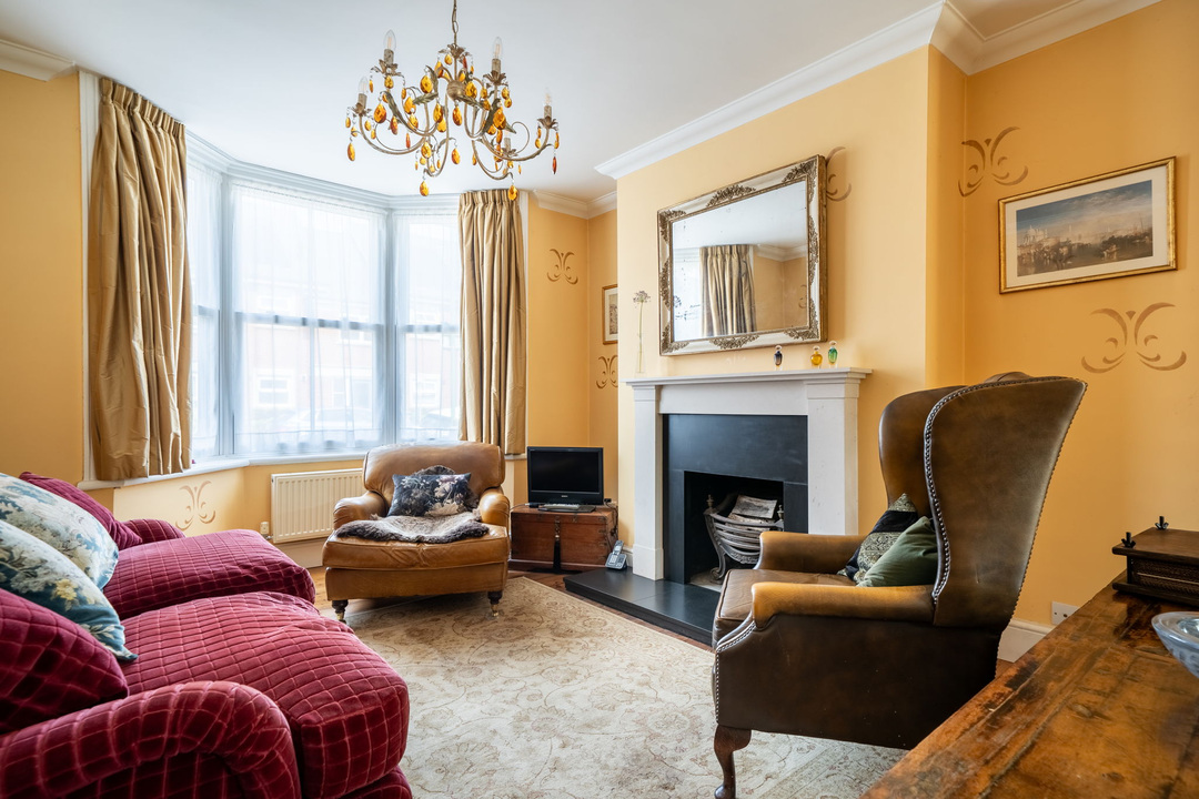 3 bed semi-detached house for sale in Oxford Road, Horsham  - Property Image 11