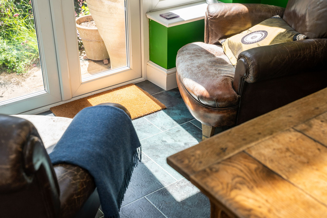 3 bed semi-detached house for sale in Oxford Road, Horsham  - Property Image 16