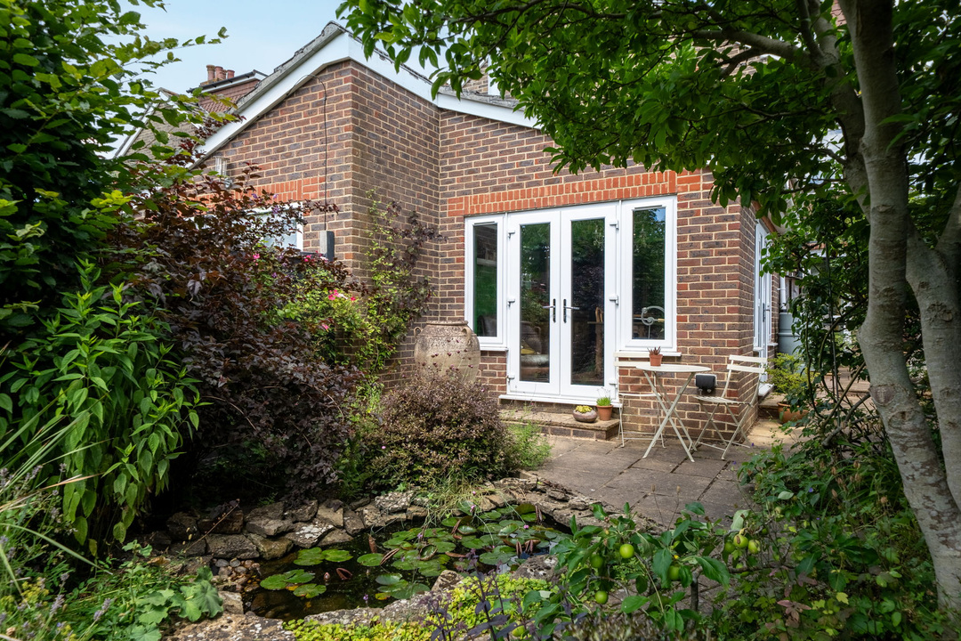 3 bed semi-detached house for sale in Oxford Road, Horsham  - Property Image 22