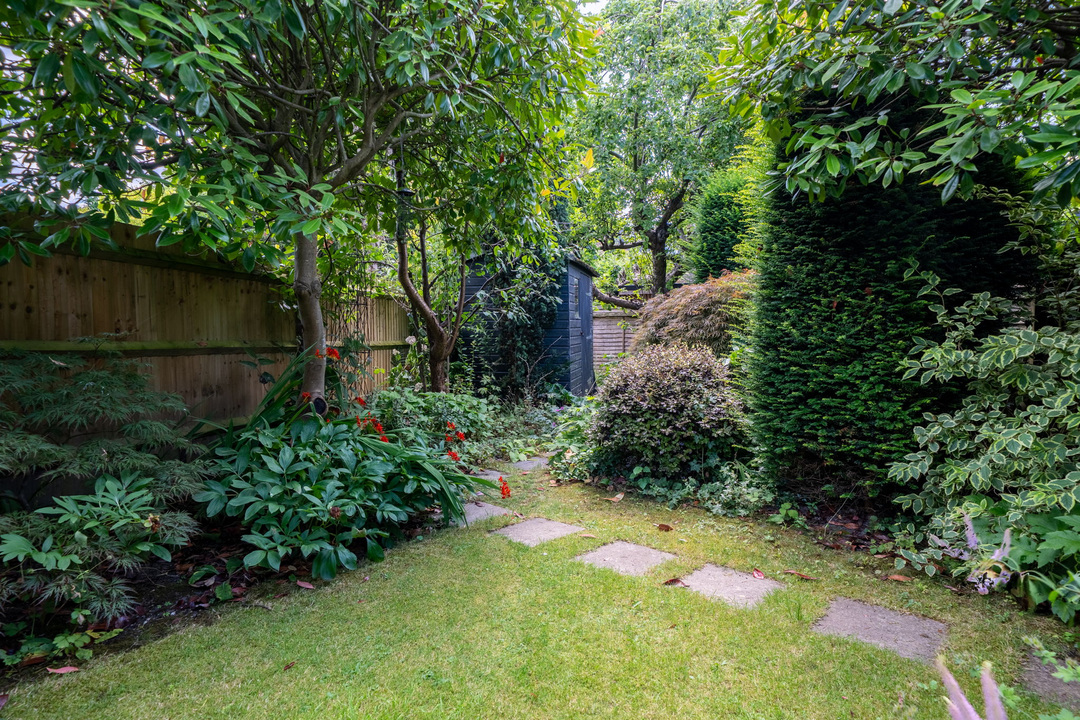 3 bed semi-detached house for sale in Oxford Road, Horsham  - Property Image 25