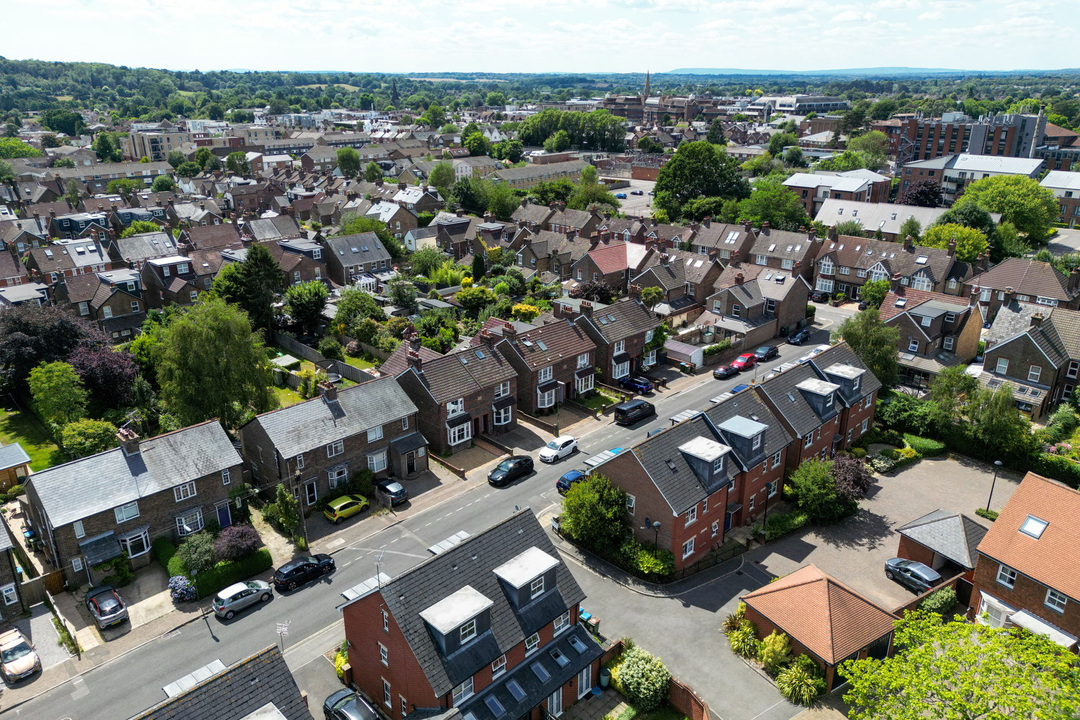 3 bed semi-detached house for sale in Oxford Road, Horsham  - Property Image 27