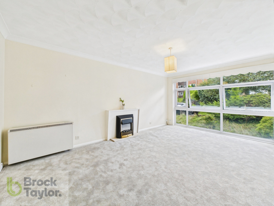 2 bed apartment for sale in Paddockhall Road, Haywards Heath  - Property Image 5