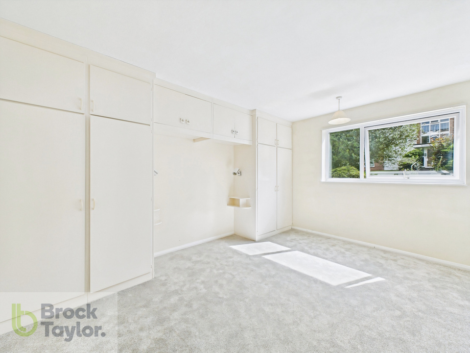 2 bed apartment for sale in Paddockhall Road, Haywards Heath  - Property Image 10