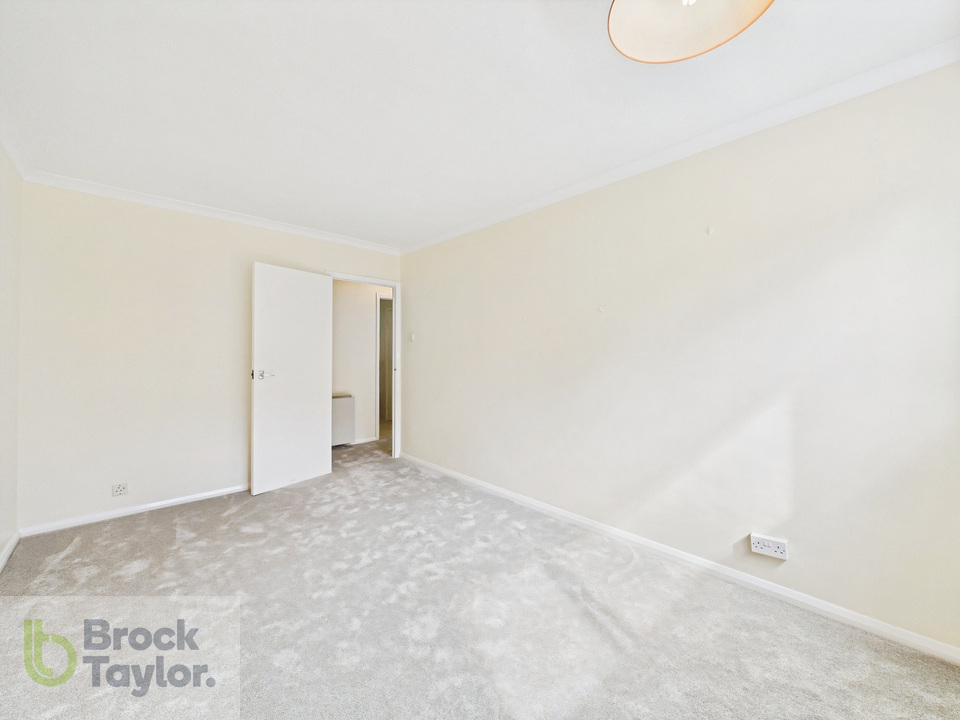 2 bed apartment for sale in Paddockhall Road, Haywards Heath  - Property Image 14