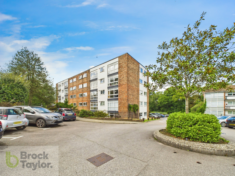 2 bed apartment for sale in Paddockhall Road, Haywards Heath  - Property Image 16
