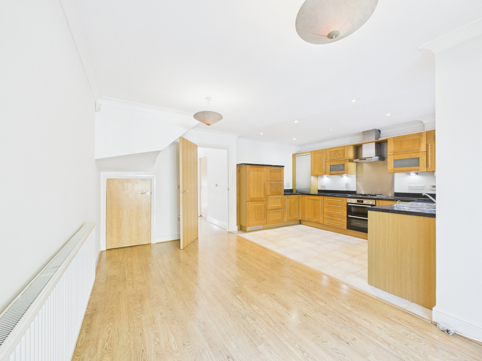 3 bed town house for sale in Kings Gate, Horsham  - Property Image 14