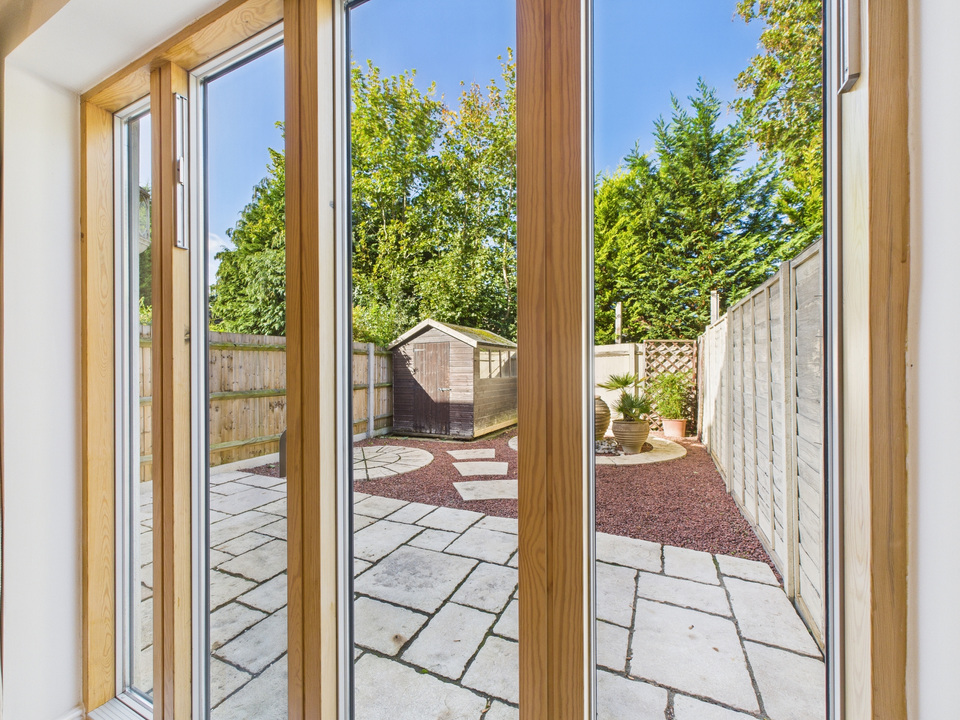 3 bed town house for sale in Kings Gate, Horsham  - Property Image 15