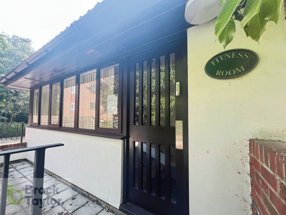 2 bed apartment for sale in Great Heathmead, Haywards Heath  - Property Image 14