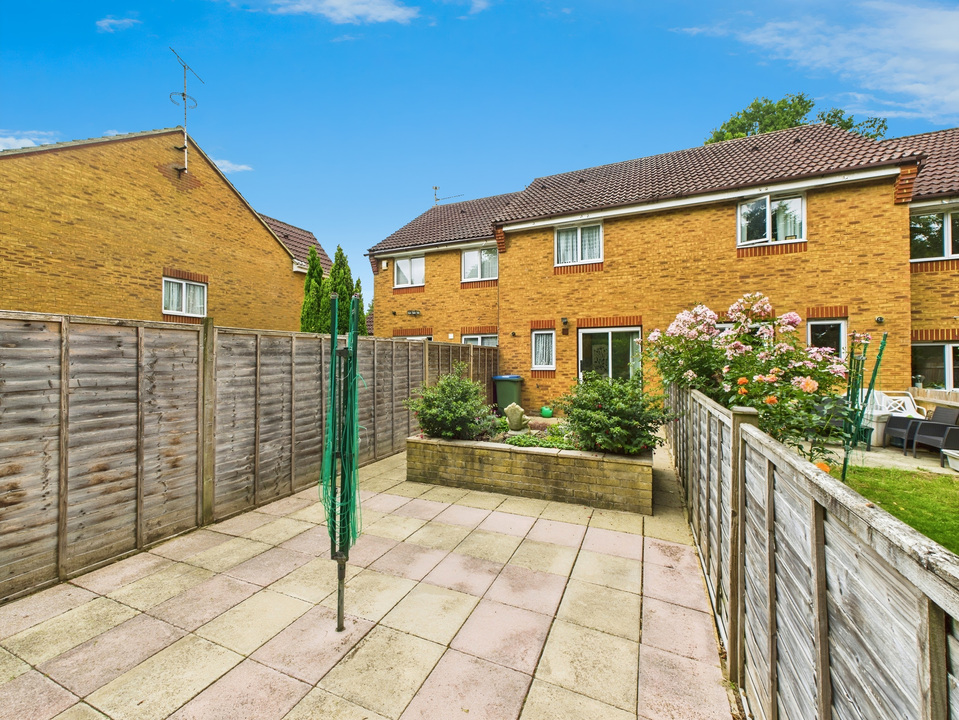 2 bed terraced house for sale in Ropeland Way, Horsham  - Property Image 7