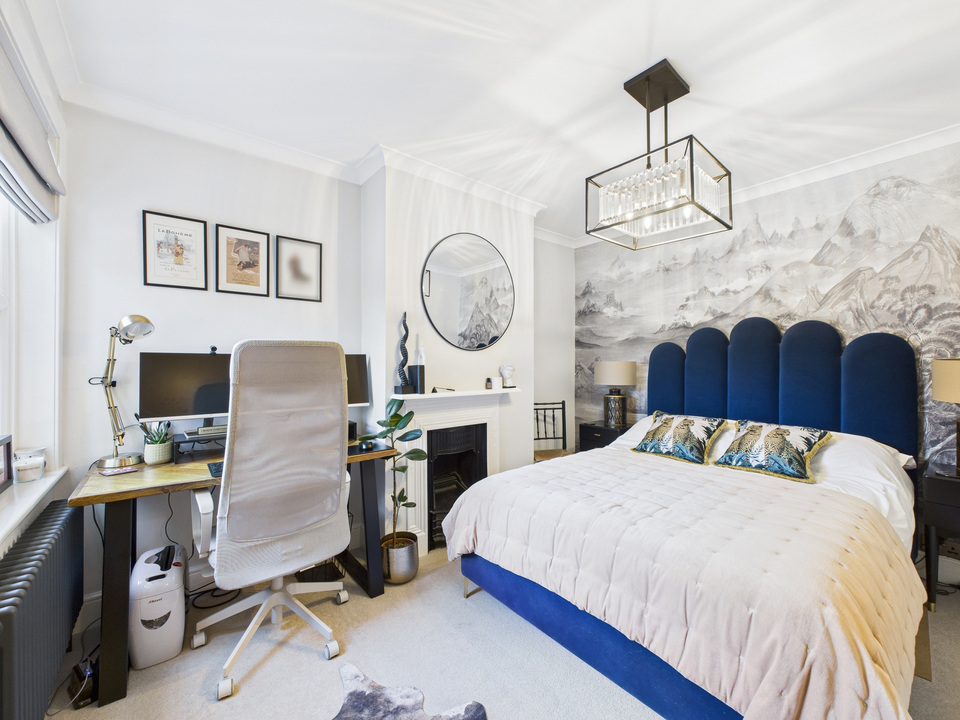 3 bed semi-detached house for sale in Park Terrace East, Horsham - Property Image 19