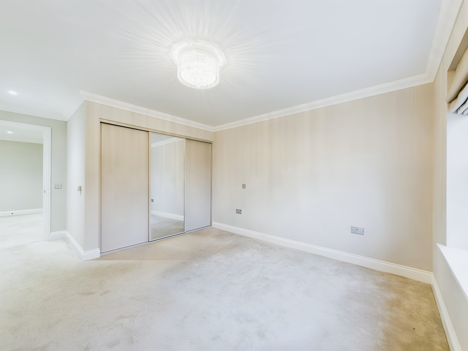 2 bed apartment for sale in Chantry Court, Broadbridge Heath - Property Image 4