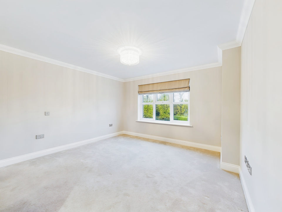 2 bed apartment for sale in Chantry Court, Broadbridge Heath - Property Image 5