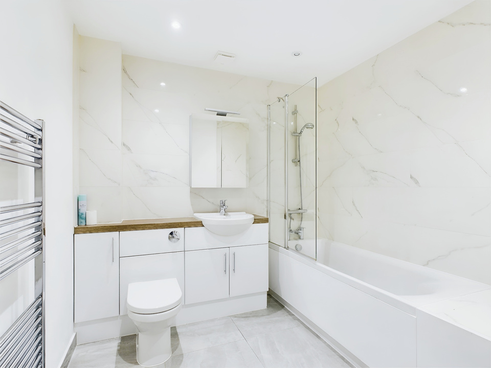 2 bed apartment for sale in Chantry Court, Broadbridge Heath - Property Image 6