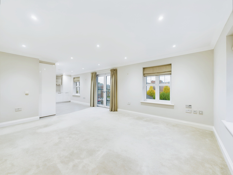 2 bed apartment for sale in Chantry Court, Broadbridge Heath - Property Image 10