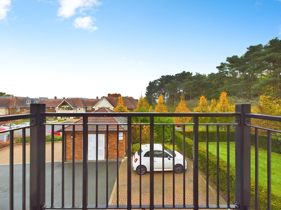 2 bed apartment for sale in Chantry Court, Broadbridge Heath - Property Image 13
