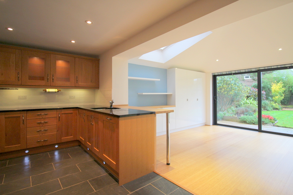 3 bed end of terrace house for sale in Tilletts Lane, Warnham, Horsham  - Property Image 3