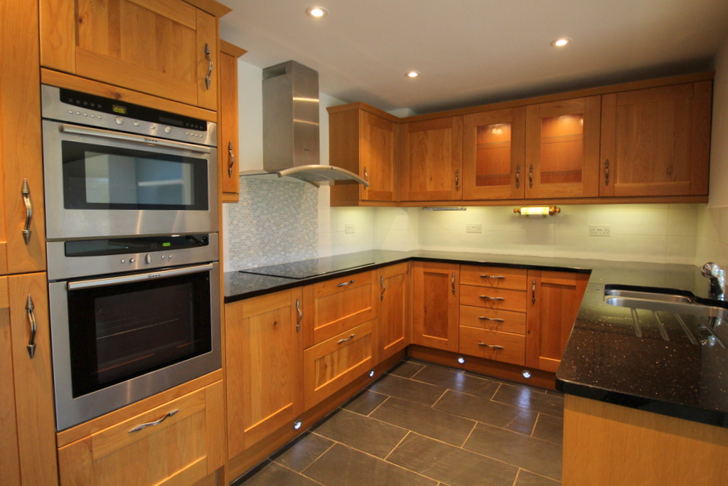 3 bed end of terrace house for sale in Tilletts Lane, Warnham, Horsham  - Property Image 5