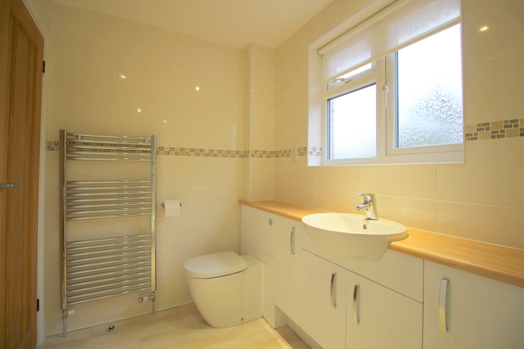 3 bed end of terrace house for sale in Tilletts Lane, Warnham, Horsham  - Property Image 9