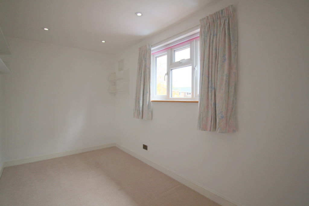 3 bed end of terrace house for sale in Tilletts Lane, Warnham, Horsham  - Property Image 12