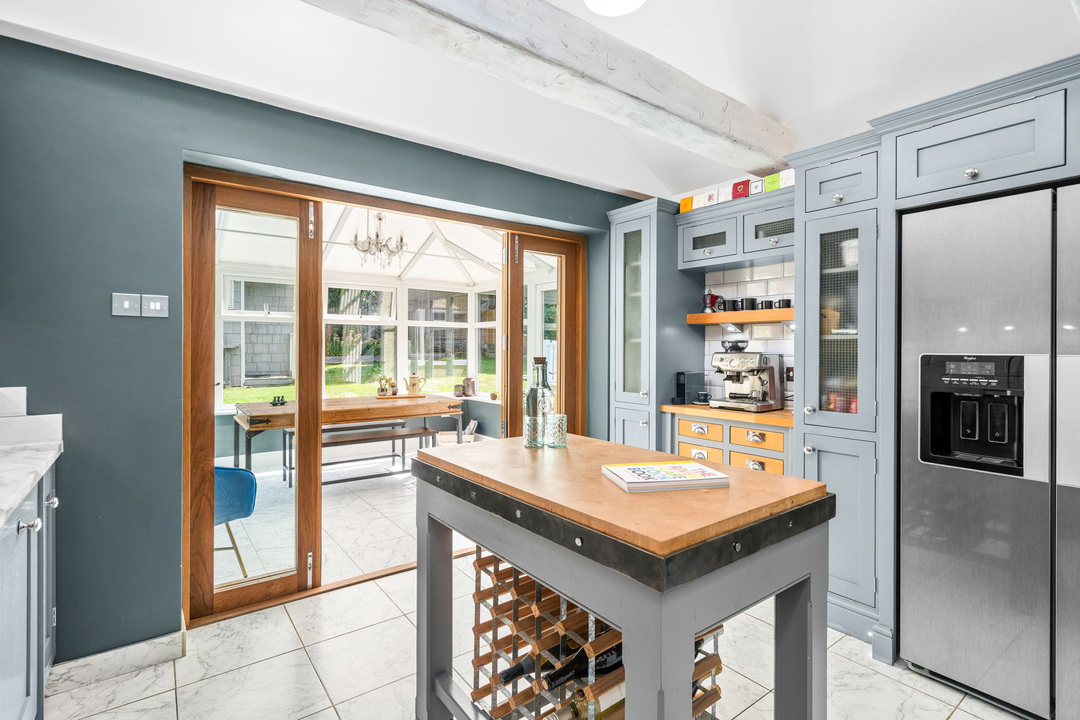 4 bed detached bungalow for sale in Lime Kiln Road, Mannings Heath - Property Image 5